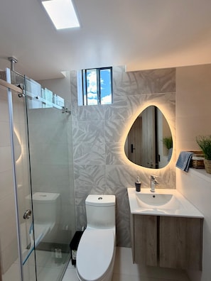 Towels, soap, toilet paper - Vrbo Property (Quito)