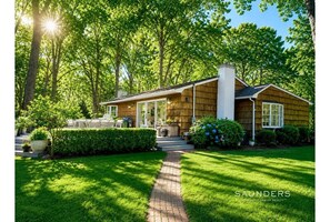 Exterior - Adorable Ram Island Water View Home & Guest Cottage with beach access (Shelter Island)