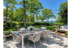 Outdoor dining - Adorable Ram Island Water View Home & Guest Cottage with beach access (Shelter Island)