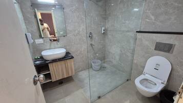 Ilmaiset hygieniatuotteet, pyyhkeet, saippua, sampoo