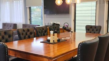House, Accessible | 5 bedrooms, desk, high-speed internet