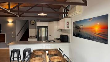 House | 2 bedrooms, desk, Internet