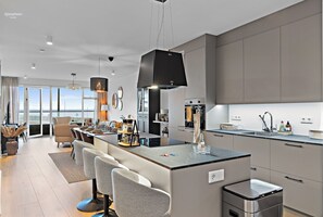 Private kitchen - Ice Apartments (Reykjavík)