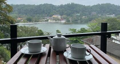 Lotus Lake Residence - Kandy