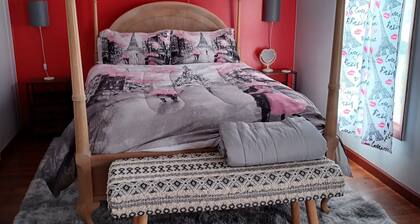 Romantic couples bed & breakfast in secluded Strykersville NY