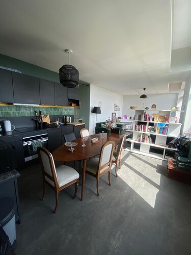 Arty industrial loft - Private parking lot - Calm - Near Lille & Belgium