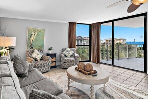 Apartment, Mehrere Betten (Mainsail 334) | Wohnbereich