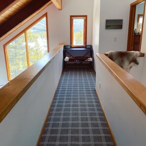 Interior - Charming 3-bedroom chalet in Blue River perfect for your getaway (Blue River)