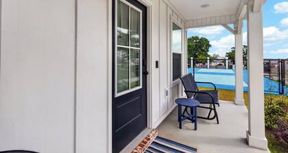 Coral Cottage on the Coast - Relax just steps from the beach!