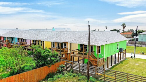 Andy's Village by Avantstay Laguna Madre Views Shared Pool + Village Pier