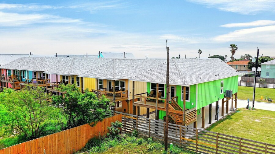 Andy's Village by Avantstay Laguna Madre Views Shared Pool + Village Pier