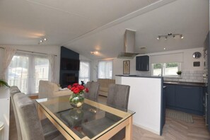 Interior - Beautiful Family Lodge at Marlie Holiday Park. Pet friendly (New Romney)
