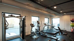 Fitness facility - Walkable Gulch Condo- Sleeps 8- Gorgeous Pool (Nashville)