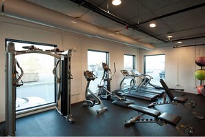 Fitness facility - Walkable Gulch Condo- Sleeps 8- Gorgeous Pool (Nashville)