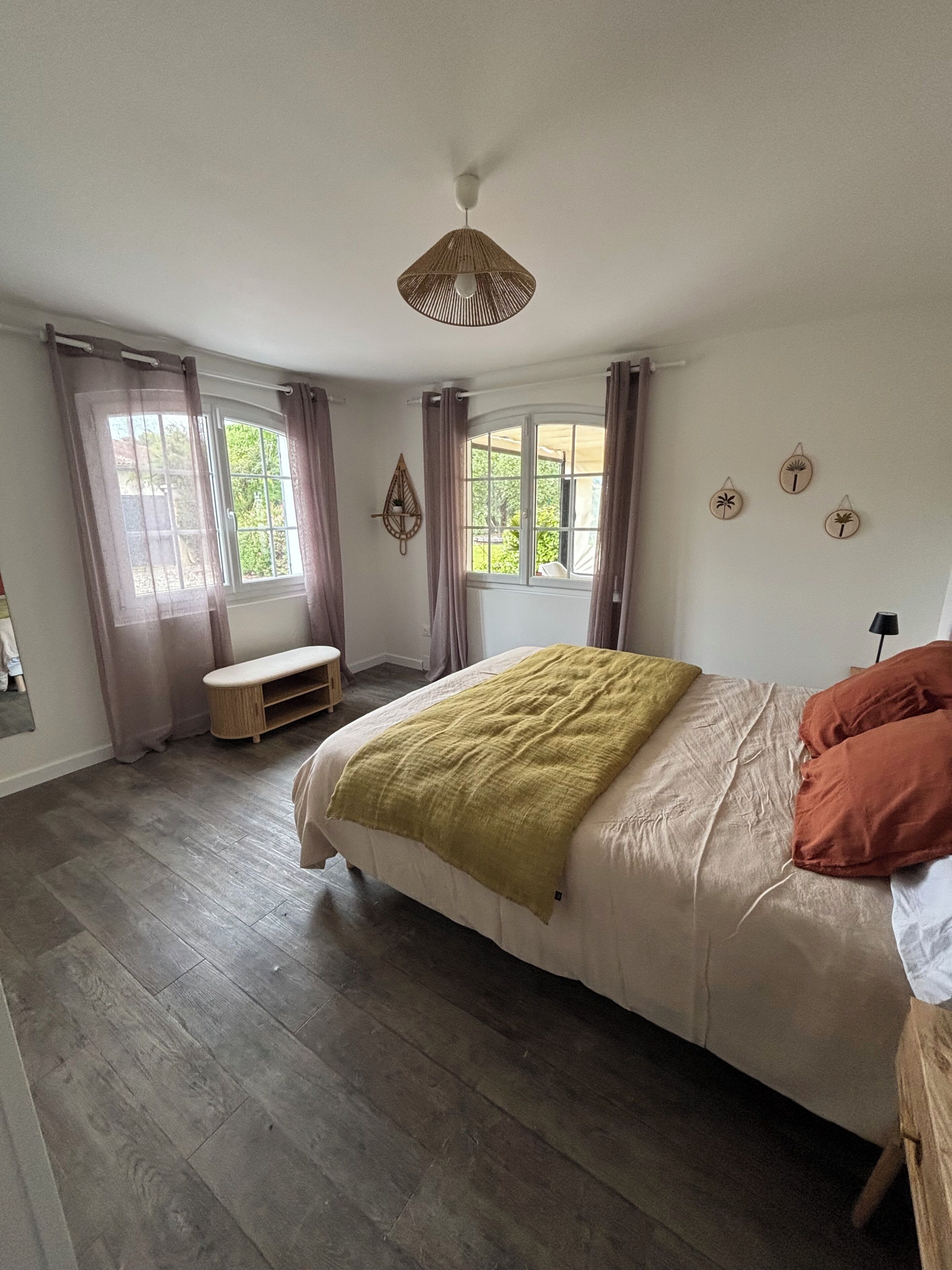 2 slaapkamers, een strijkplank/strijkijzer, wifi, beddengoed