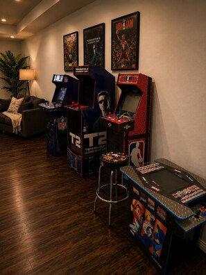 Games room - Modern Dallas Escape-FIFA World Cup (Dallas)