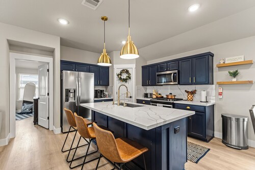 Spacious 3-bedroom family-friendly home with a secret hidden attic!