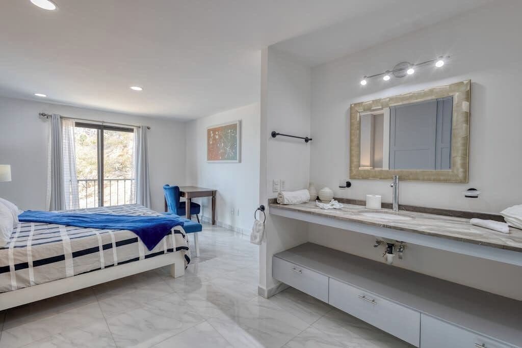 Apartment, 1 King Bed, Balcony, Mountain View (Cabo Cove 408 A) | 1 bedroom, individually decorated, individually furnished, desk