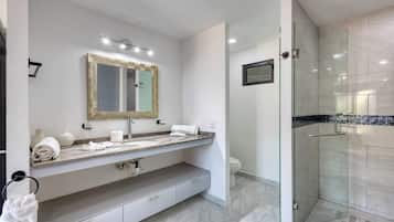 Lejlighed - 1 kingsize-seng - balkon - bjergudsigt (Cabo Cove 408 A) | Badeværelse | Håndklæder