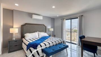 Apartamento, 1 cama King, sacada, vista para a montanha (Cabo Cove 408 A) | 1 quarto, individualmente decorados, individualmente mobiliados