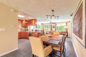 Interior - LuckySunnyBeach (Ormond Beach)