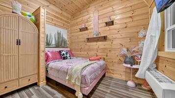 Iron/ironing board, travel cot, WiFi, bed sheets