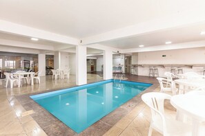 Indendørs pool