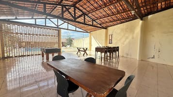 Chalet | Restauration en plein air