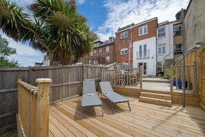 Terrace/patio - Crews Nest  Spacious 4 Bedroom Home Near Marinas (Cowes)