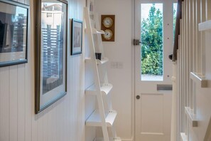Interior - The Retreat Stylish 4 bed  sea views   parking (Cowes)