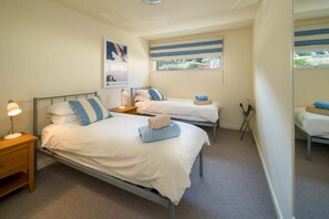 Een strijkplank/strijkijzer, gratis wifi, beddengoed