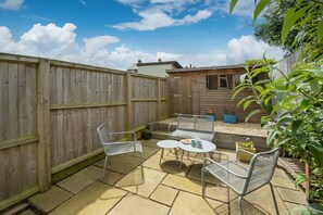 Terrace/patio - Windward Cottage Bright 3 bed Victorian home (Cowes)