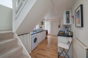Interior - Windward Cottage Bright 3 bed Victorian home (Cowes)