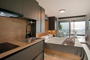 1 bedroom, iron/ironing board, WiFi, bed sheets - Riviera Sky Loft (Glifada)