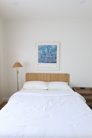 3 bedrooms, WiFi, bed sheets - Spanish 3b/3b Villa with Central ac in San Fernando Valley (Los Angeles)