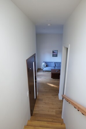 Interior - Spanish 3b/3b Villa with Central ac in San Fernando Valley (Los Angeles)