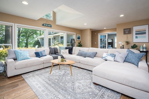 Lakeside Retreat Mona Lake Waterfront Sleeps 12