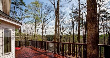The Hill-Private Estate Near Atlanta-Huge Home, 2 Kitchens, Ideal for Gatherings
