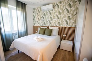 Ferros/tábuas de passar roupa, Wi-Fi, roupa de cama