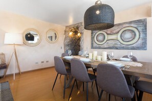 Dining - The Cave - Spacious apartment in front of Arauco Park (Santiago)