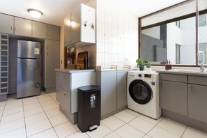 Interior - The Cave - Spacious apartment in front of Arauco Park (Santiago)