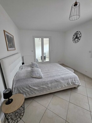 Internet, bed sheets - Charming villa with private pool in Laroque des Albères for 8 people (Laroque-des-Albères)