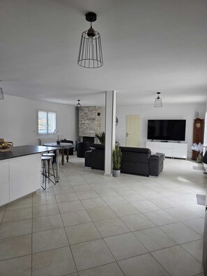 Living area - Charming villa with private pool in Laroque des Albères for 8 people (Laroque-des-Albères)