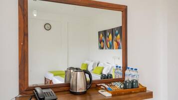 Deluxe Double Room, Balcony, Mountain View | Interior
