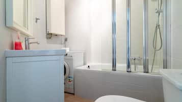 Comfort Apartment | Bathroom