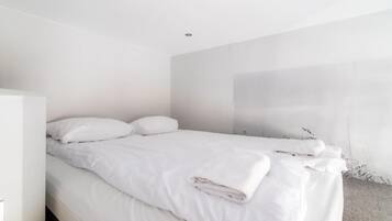 Comfort Apartment | Iron/ironing board, free WiFi