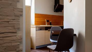 Comfort Apartment | Dining