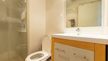 Toallas, jabón, papel de baño