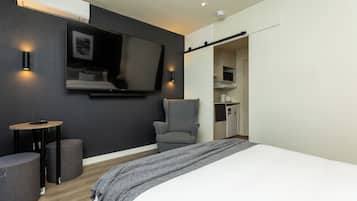 WiFi, bed sheets, wheelchair access