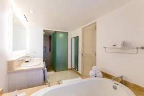 Shower, hair dryer, towels, soap - Westin boutique Resort -Baja Pointe -2 bedrooms 3 full baths -San José del Cabo (San José del Cabo)